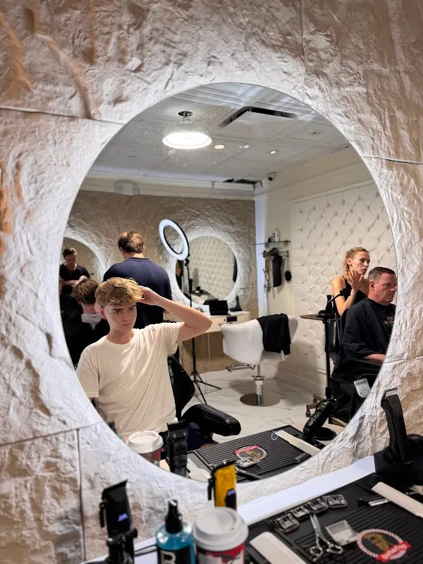 Muse Barber Shop — Barber shop in Miami Beach